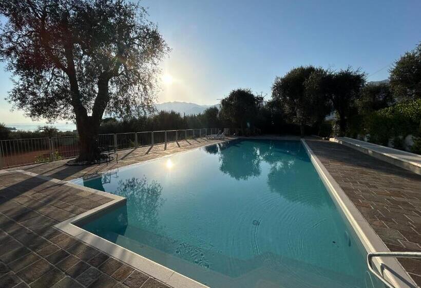 レジデンス Gardesana Active Apartments