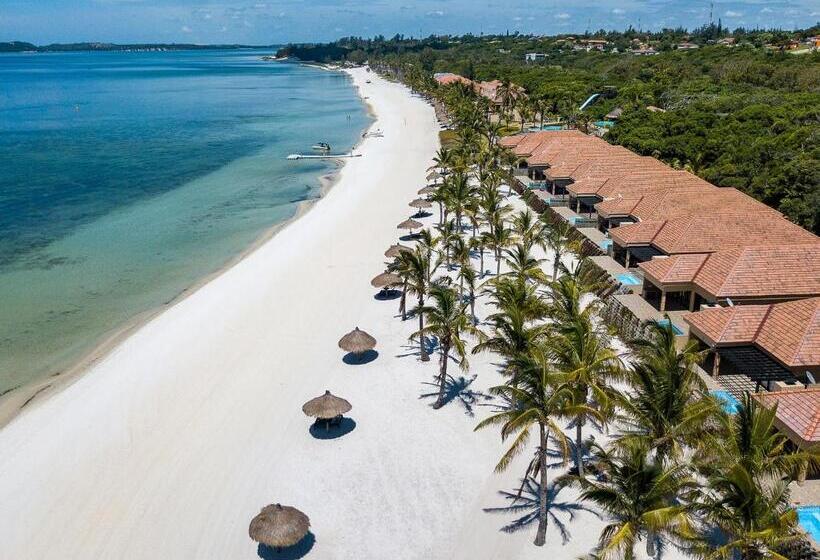 منتجع San Martinho Beach Club