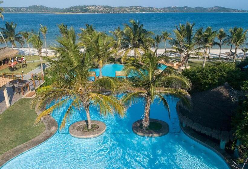 منتجع San Martinho Beach Club