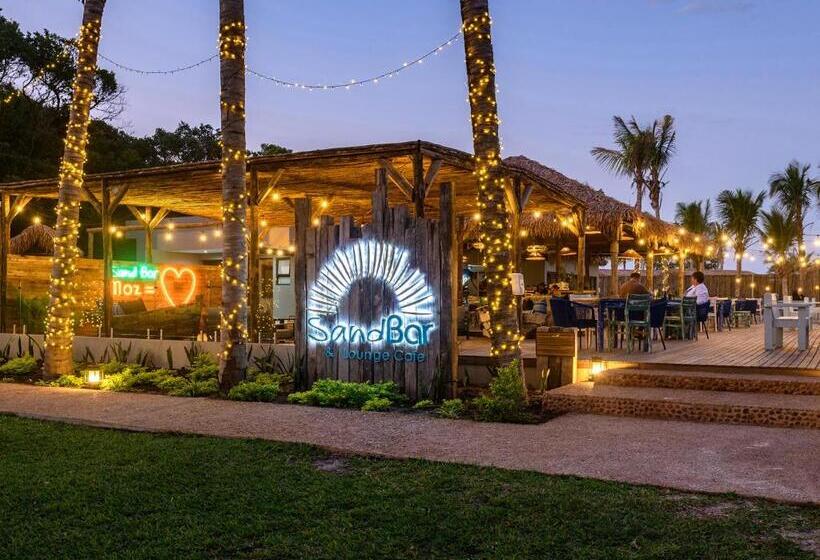 منتجع San Martinho Beach Club