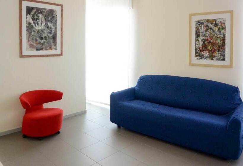 Vista Hotel & Residence