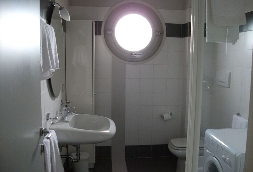 Vista Hotel & Residence