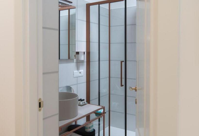 تختخواب و صبحانه Borgofreddo Luxury Suite