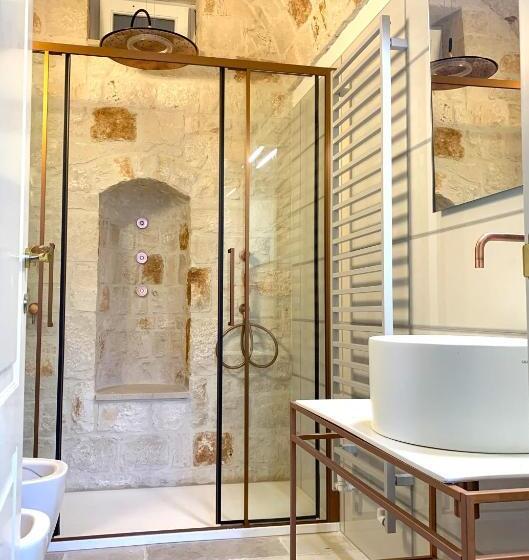 تختخواب و صبحانه Borgofreddo Luxury Suite