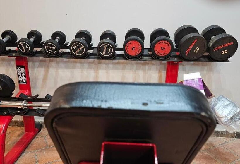 Grik Hotel   Entebbe