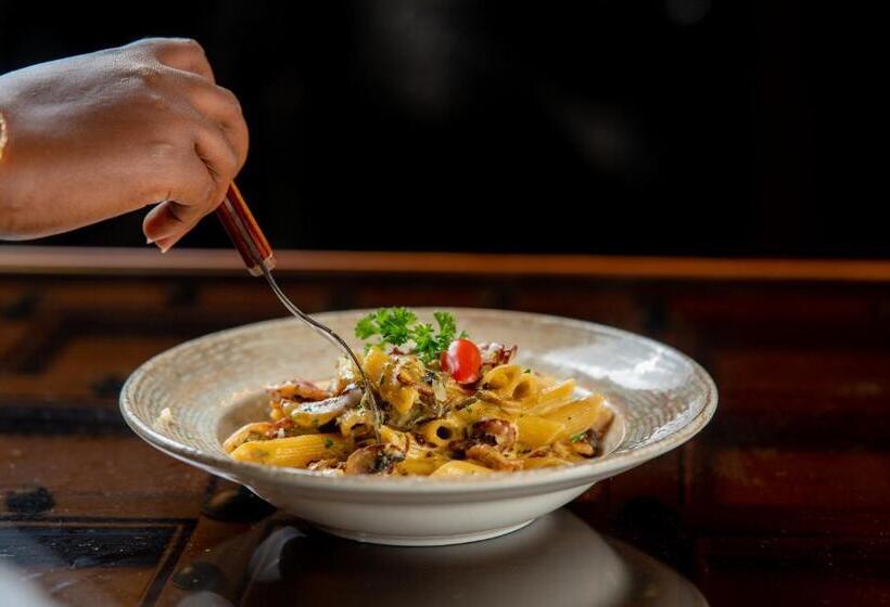 Grik Hotel   Entebbe