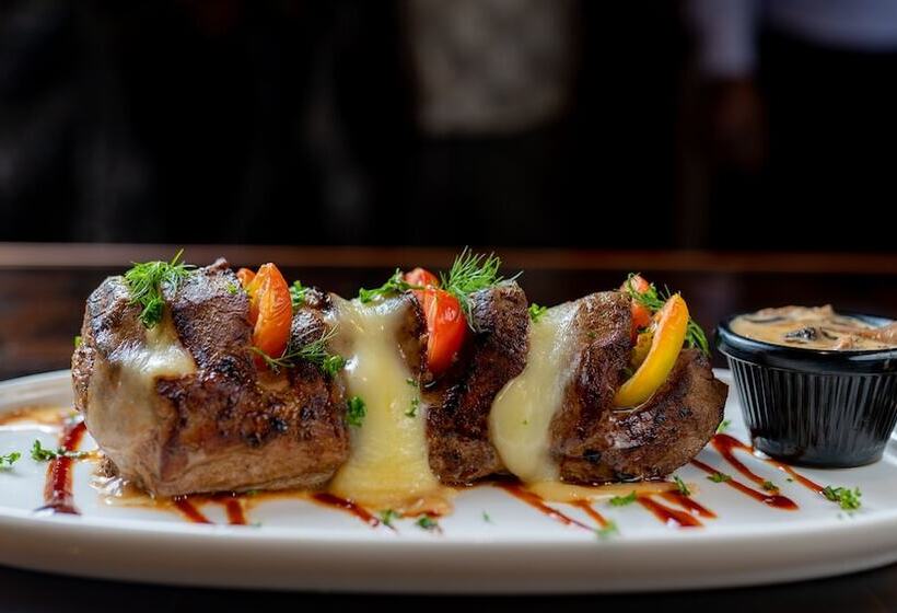 Grik Hotel   Entebbe