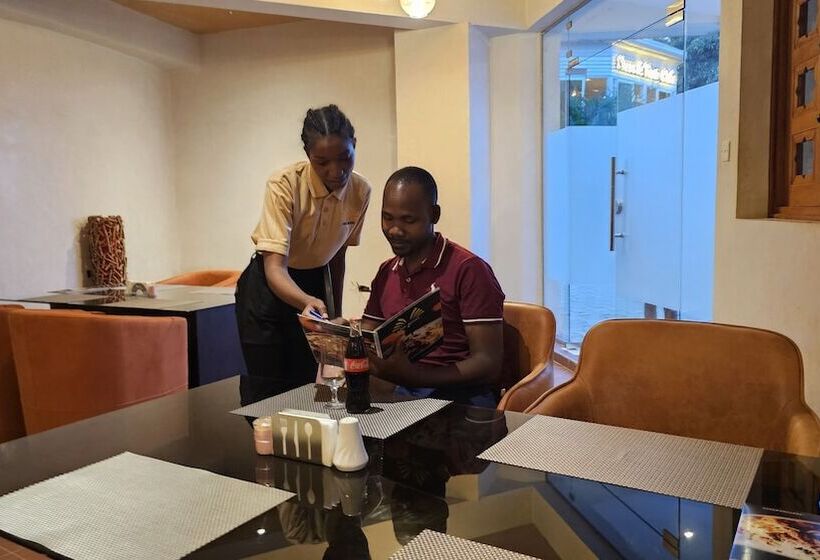 Grik Hotel   Entebbe