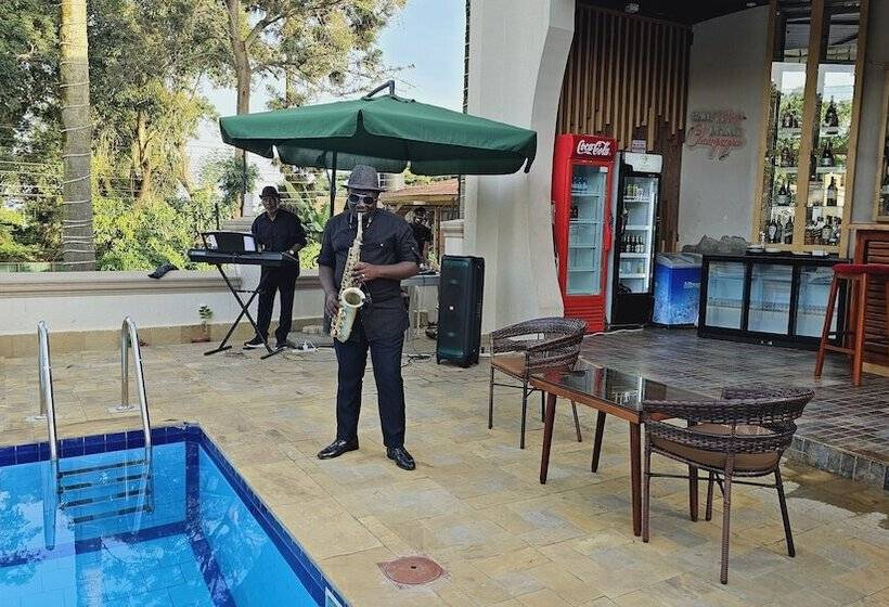 Grik Hotel   Entebbe