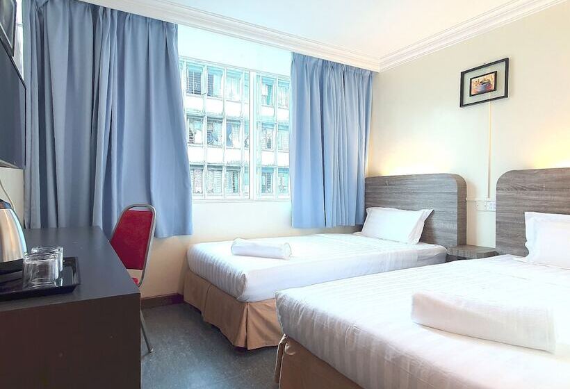 בית מלון כפרי Capital O 90939 Sandakan Central