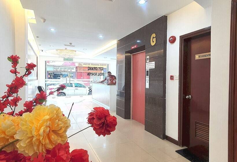 בית מלון כפרי Capital O 90939 Sandakan Central