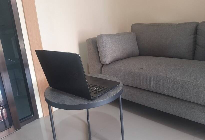 فندق Capital O 93719 Homestay Omah Bidadari