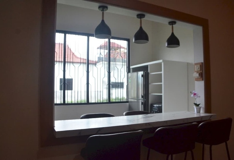 فندق Capital O 93719 Homestay Omah Bidadari