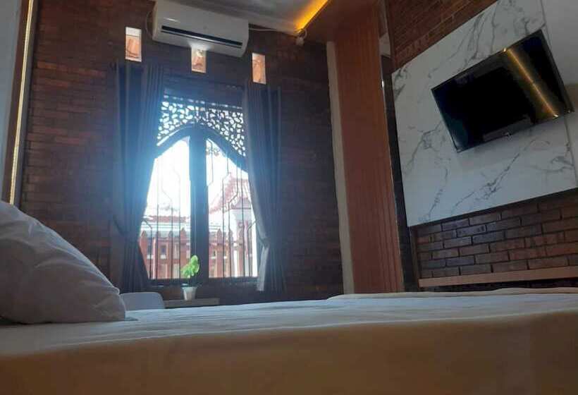فندق Capital O 93719 Homestay Omah Bidadari