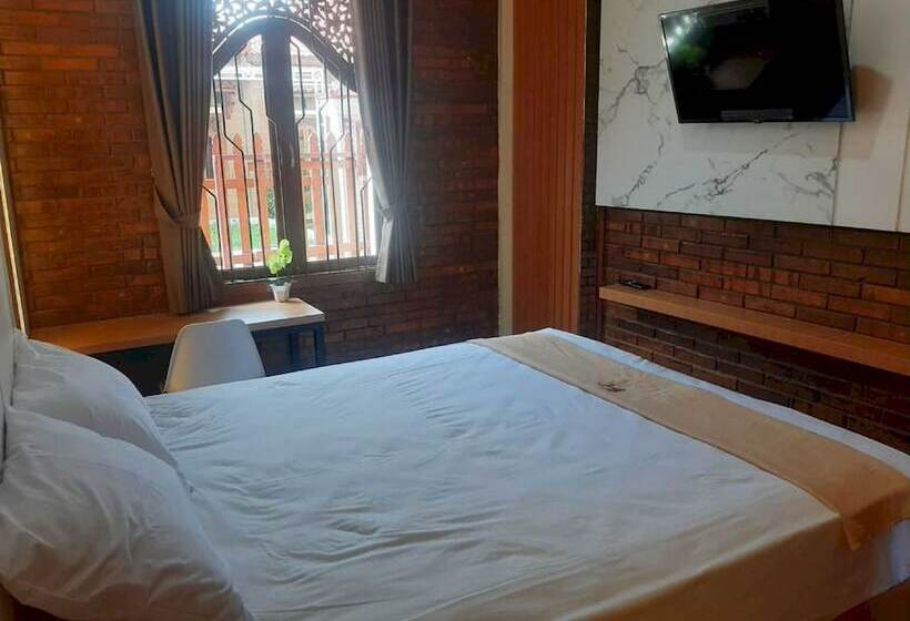 فندق Capital O 93719 Homestay Omah Bidadari