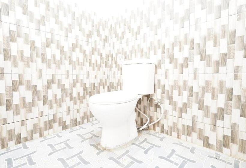 Отель Collection O 93732 Villa Opung