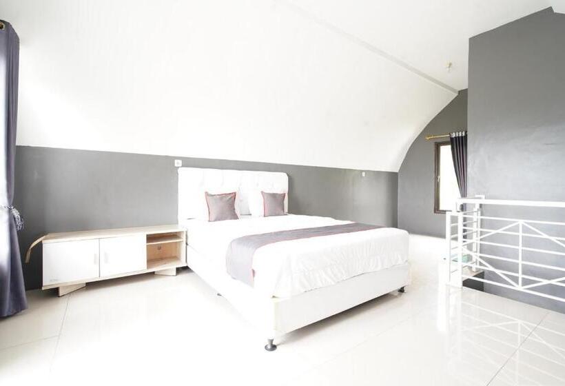 Отель Collection O 93732 Villa Opung