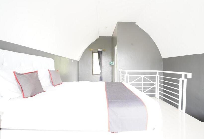 Отель Collection O 93732 Villa Opung