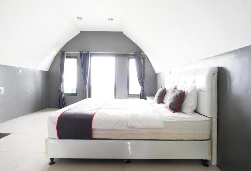 Отель Collection O 93732 Villa Opung