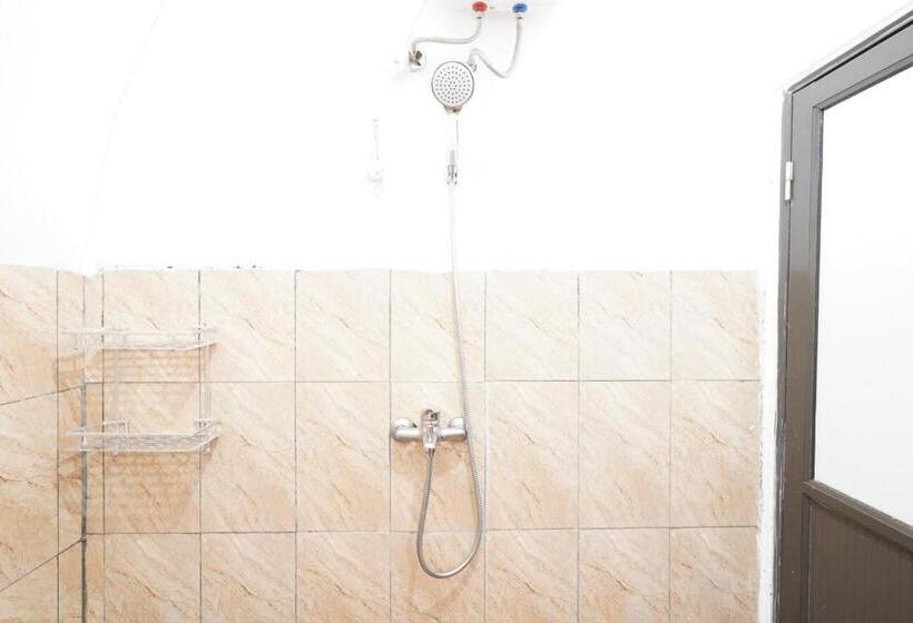 Отель Collection O 93732 Villa Opung