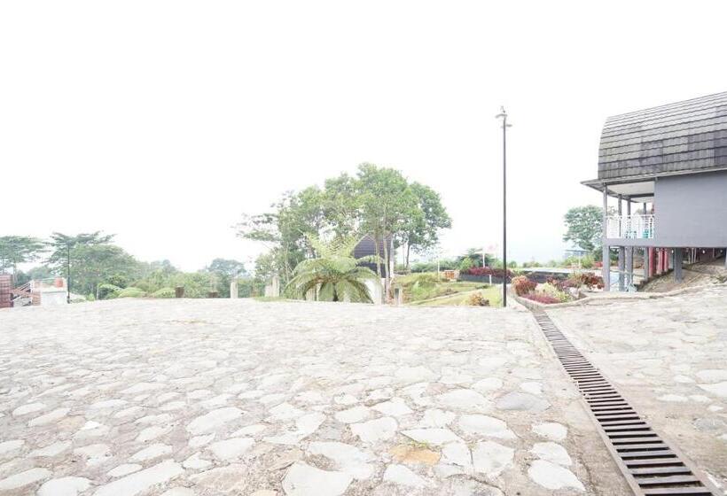 Отель Collection O 93732 Villa Opung