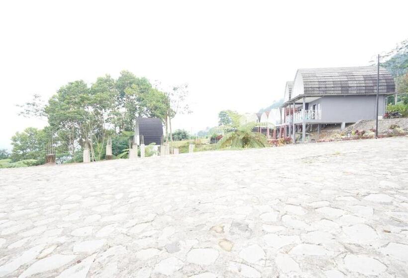 Отель Collection O 93732 Villa Opung