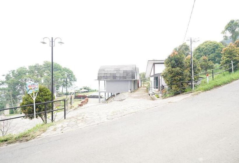 Отель Collection O 93732 Villa Opung