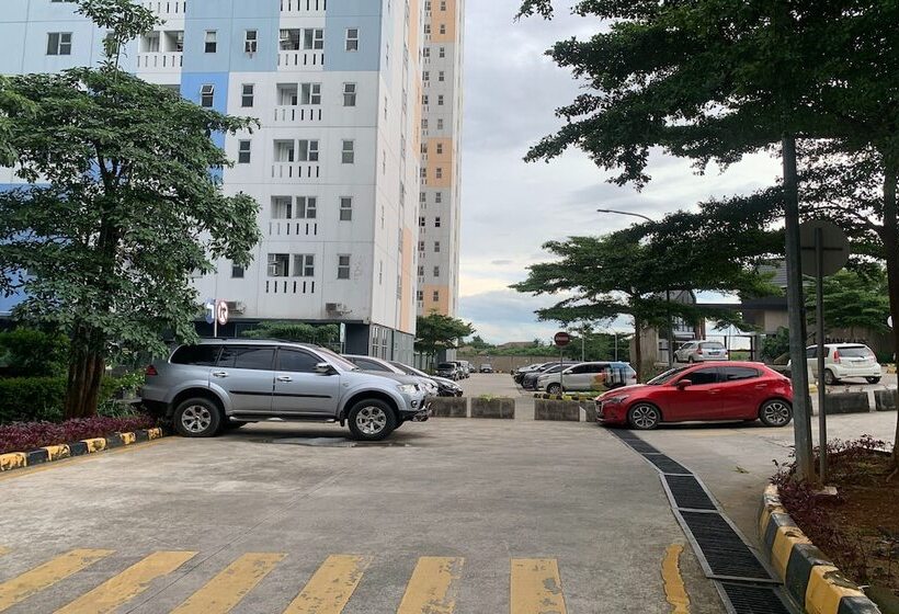 Отель Collection O 93750 Luxury Rooms @ Urbantown Serpong