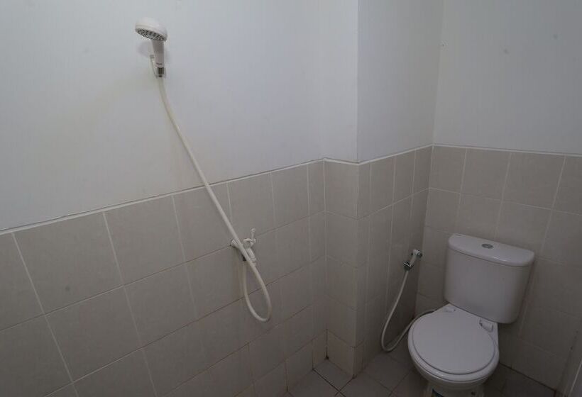 Отель Collection O 93750 Luxury Rooms @ Urbantown Serpong