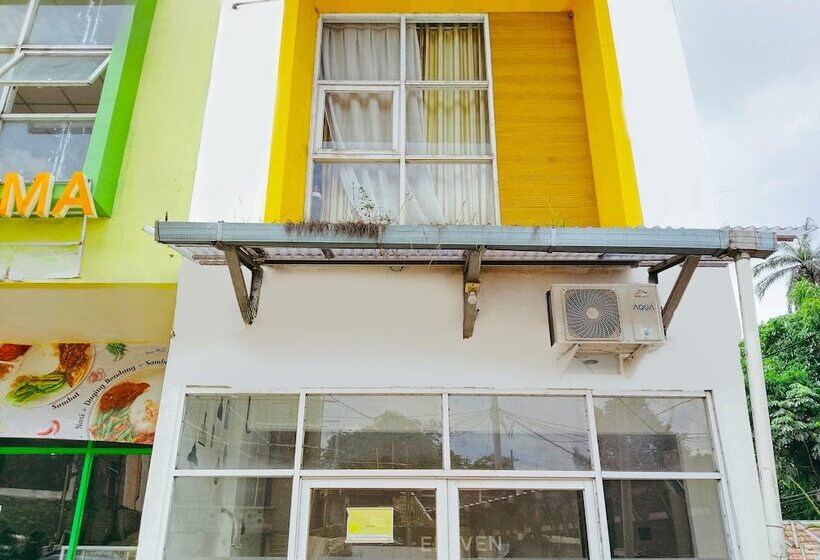 호텔 Eleven Guest House Syariah