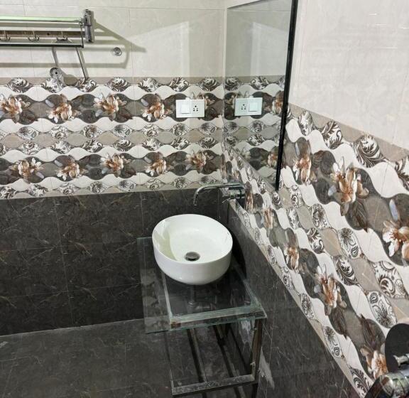 Отель Freya Luxuria