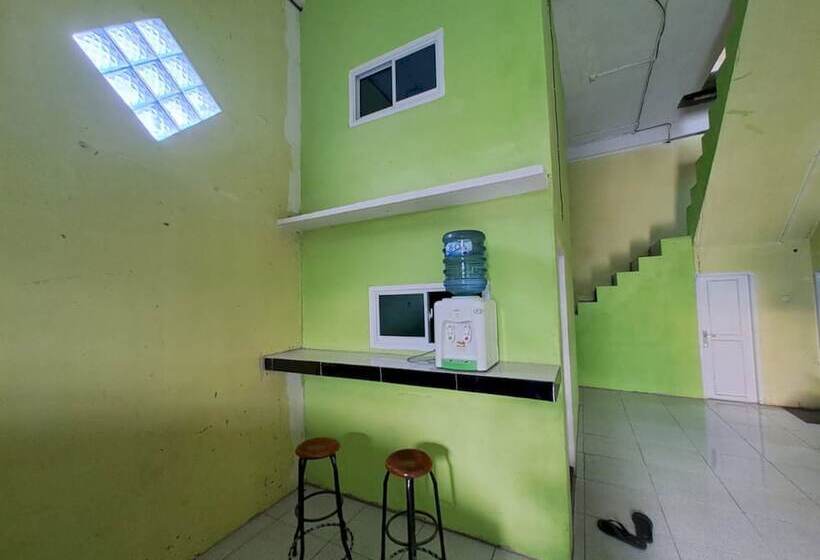 فندق Oyo 93714 Guest House Gembul Syariah