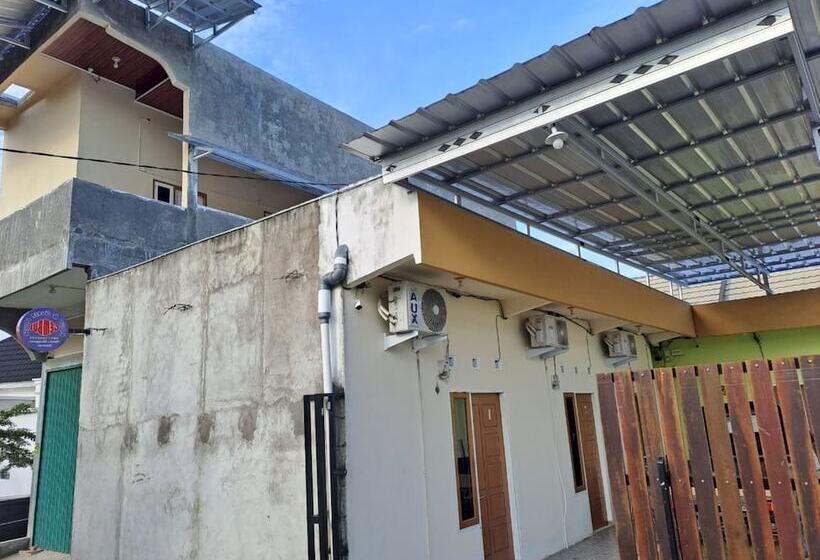 فندق Oyo 93714 Guest House Gembul Syariah