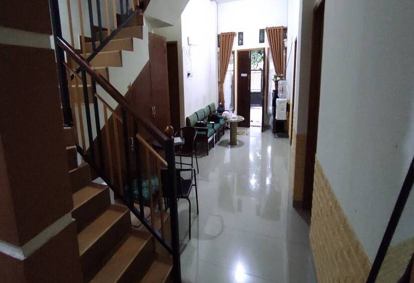 בית מלון כפרי Oyo 93764 Homestay Citra