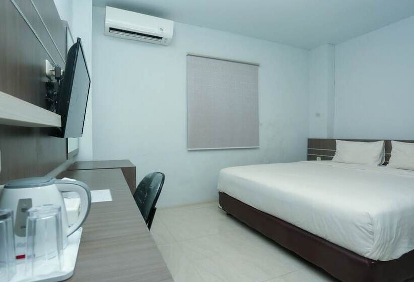 호텔 Oyo 93774 Khaira Kos Dan Penginapan