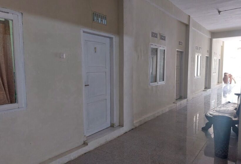 호텔 Oyo 93774 Khaira Kos Dan Penginapan