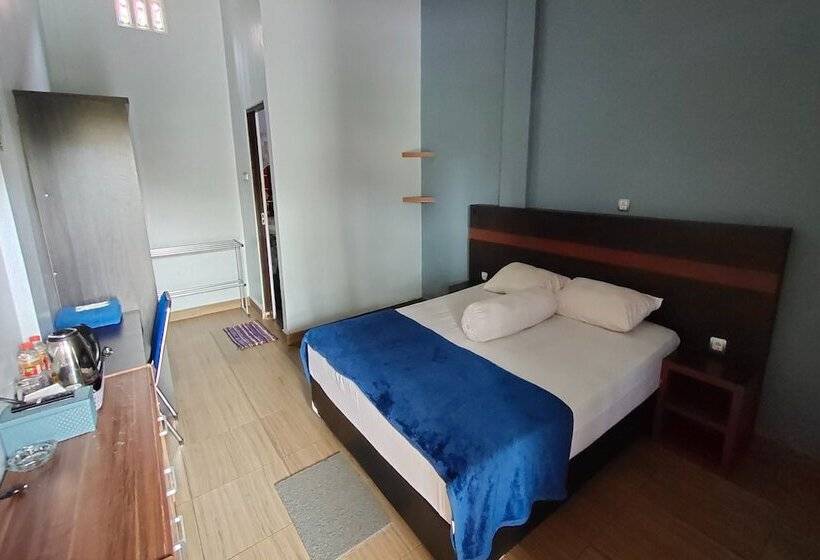 Отель Oyo 93775 Nilam Guest House