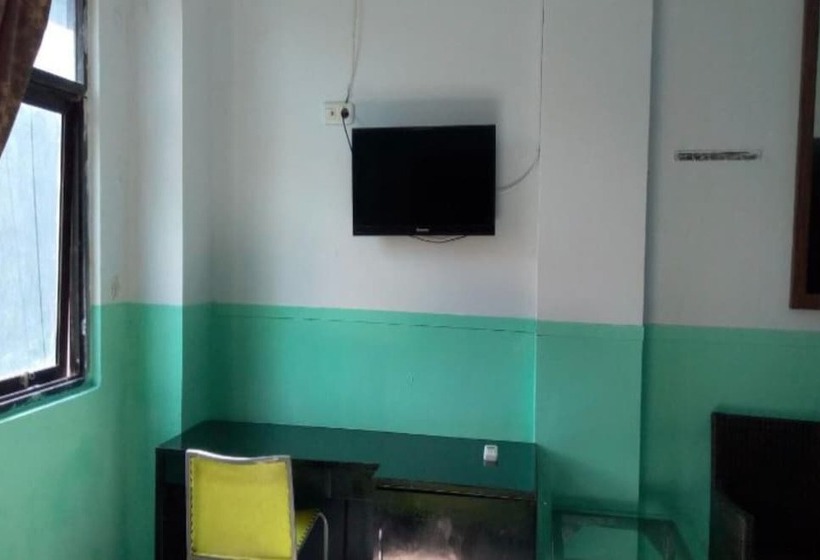 فندق Oyo 93775 Nilam Guest House