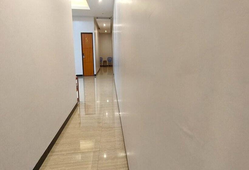 Отель Oyo 93775 Nilam Guest House