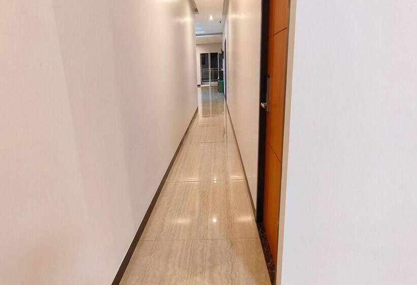 هتل Oyo 93775 Nilam Guest House