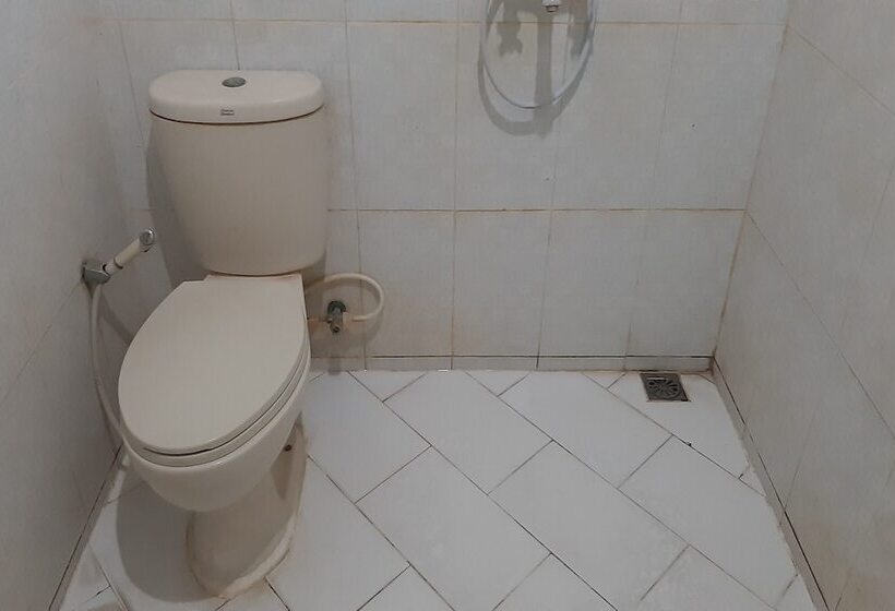 هتل Oyo 93775 Nilam Guest House