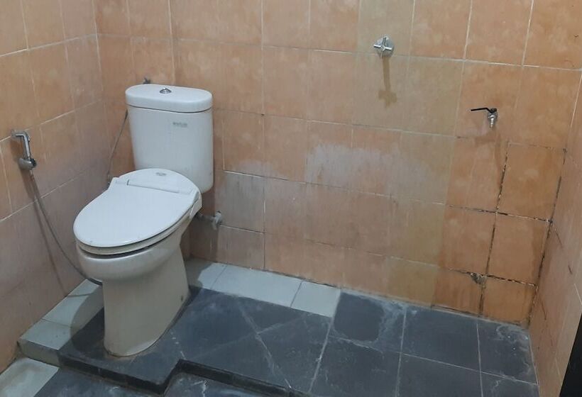 فندق Oyo 93775 Nilam Guest House