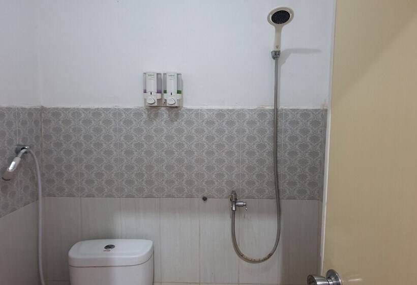 فندق Oyo 93775 Nilam Guest House