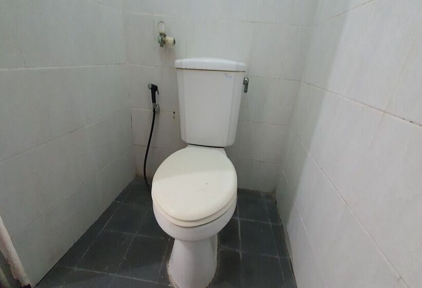 فندق Oyo 93775 Nilam Guest House