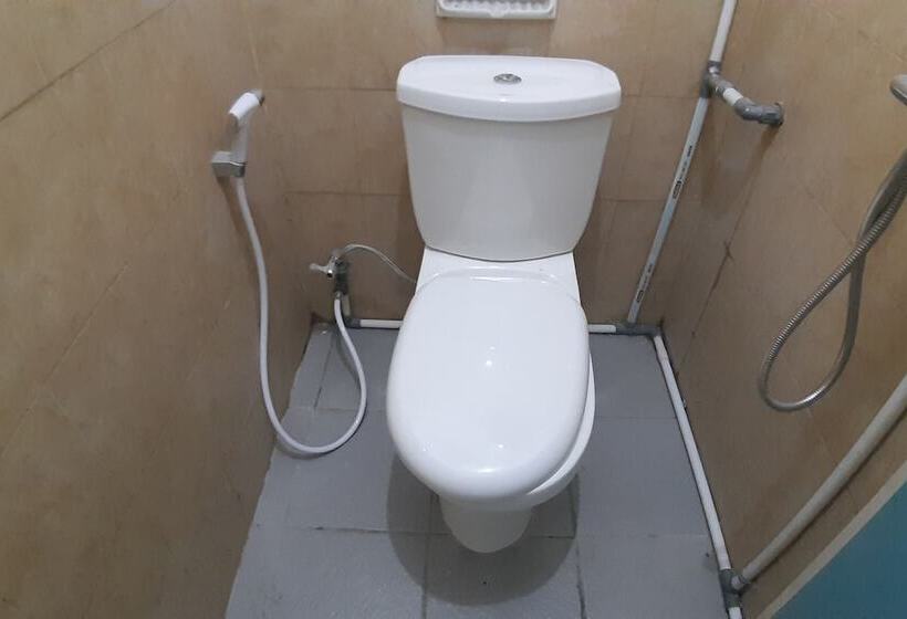 هتل Oyo 93775 Nilam Guest House