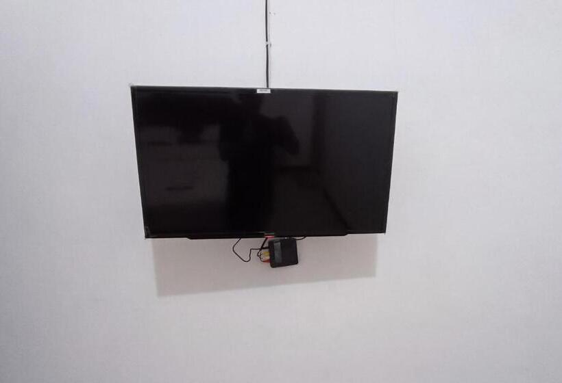 ホテル Oyo 93777 Aulia Residence