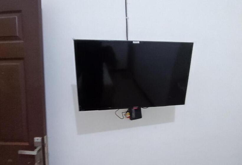 ホテル Oyo 93777 Aulia Residence