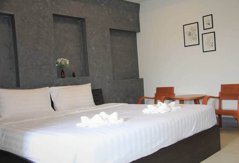 ホテル Pilatus Apartment