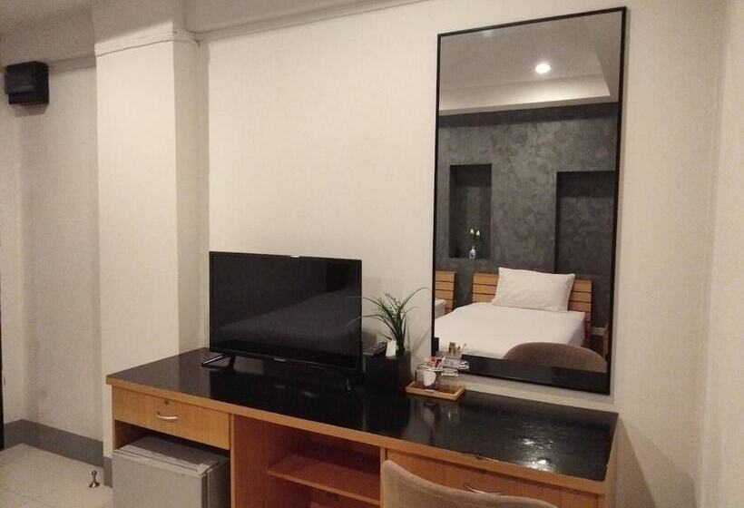 ホテル Pilatus Apartment