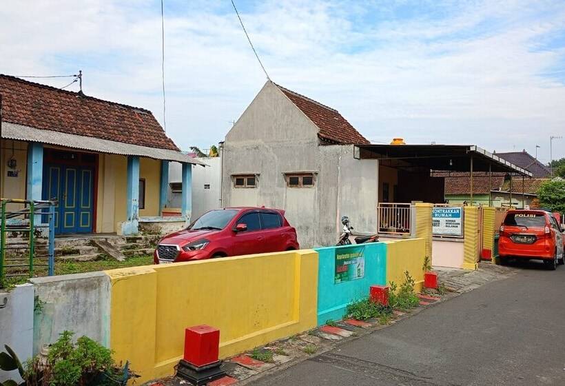 فندق Spot On 93712 Vanda Family